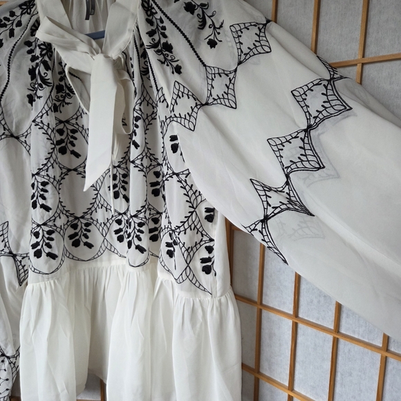New Anthropologie White Blouse with Black Embroidery Size Large - Picture 5 of 9